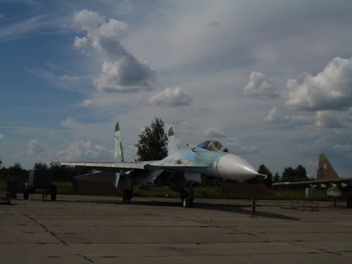 Су-27 б/н 28