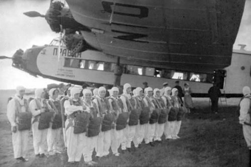   , 1934
